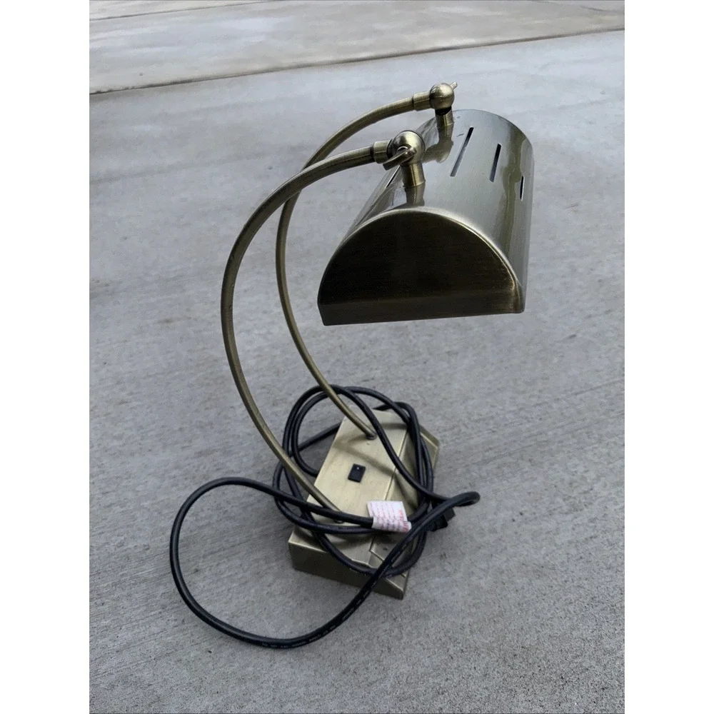 COMPUTER PHONE BANKER'S LAMP CHARGING STATION ANTIQUE BRASS FINISH OUTLETS 2 Pwr